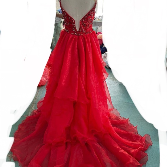 Red custom evening gown with Swarovski crystals with bead-sleeve accents ♥️ - Picture 3 of 4